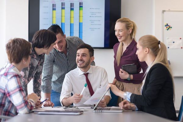 Top formations d'agent d'accueil pour vos objectifs spécifiques